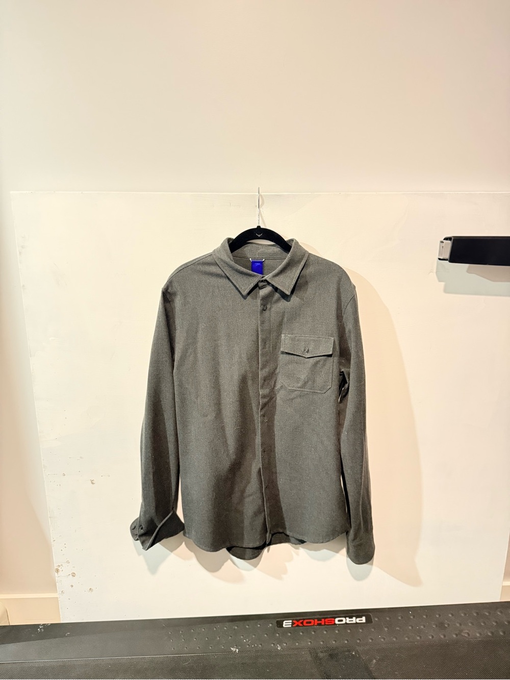 Kit and Ace Men's Button-Down Shirt in Dark Gray